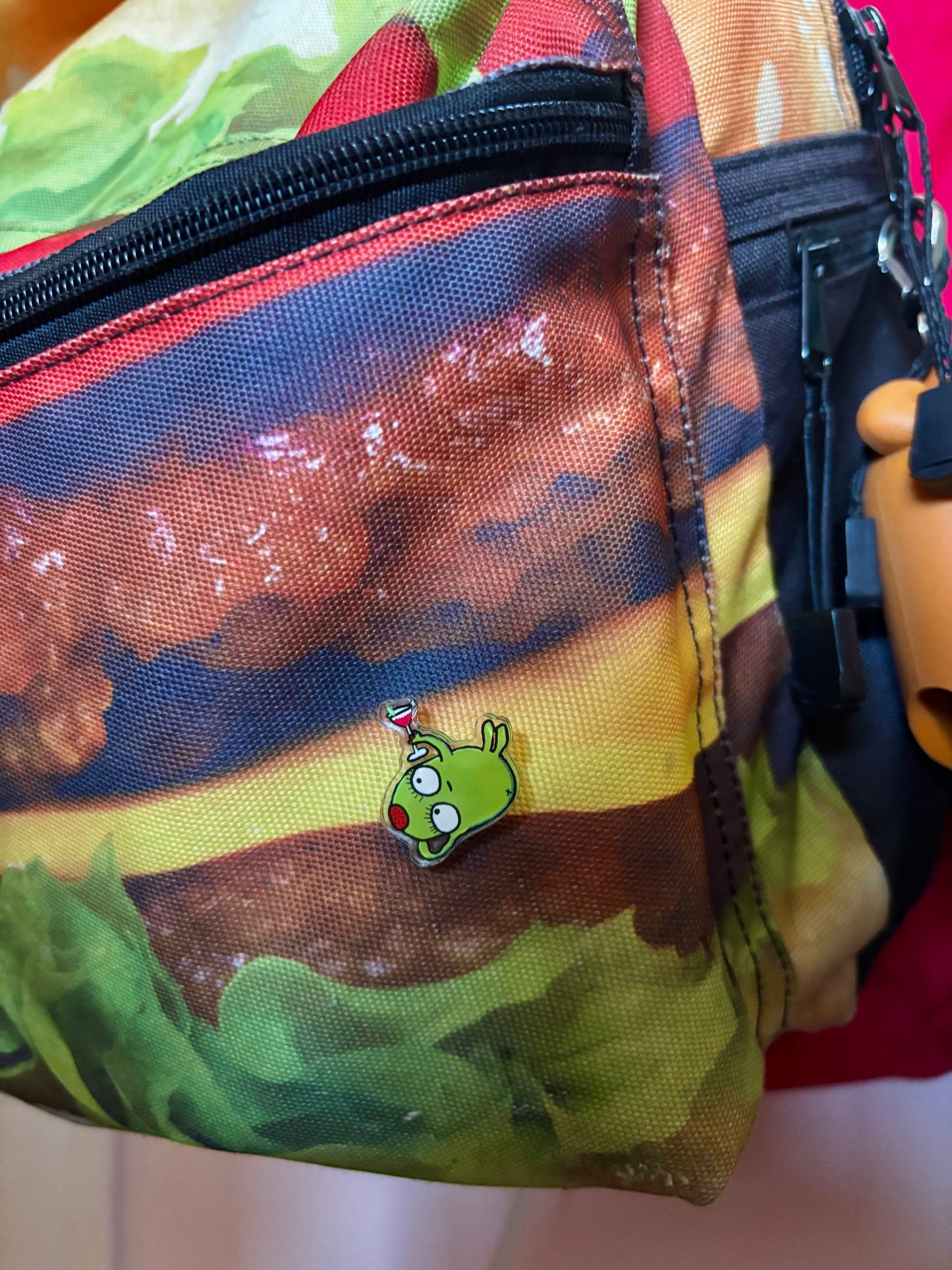 olive enamel pin ๐ซ