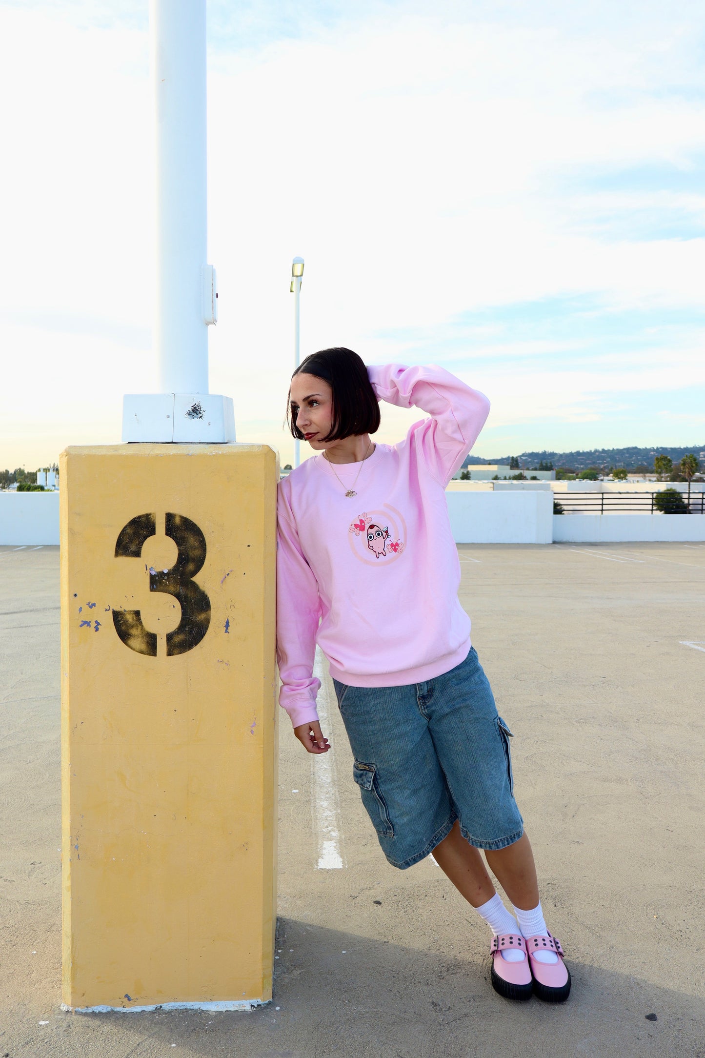 limited edition valentine’s day crewneck 💗💝💕💞💓💘