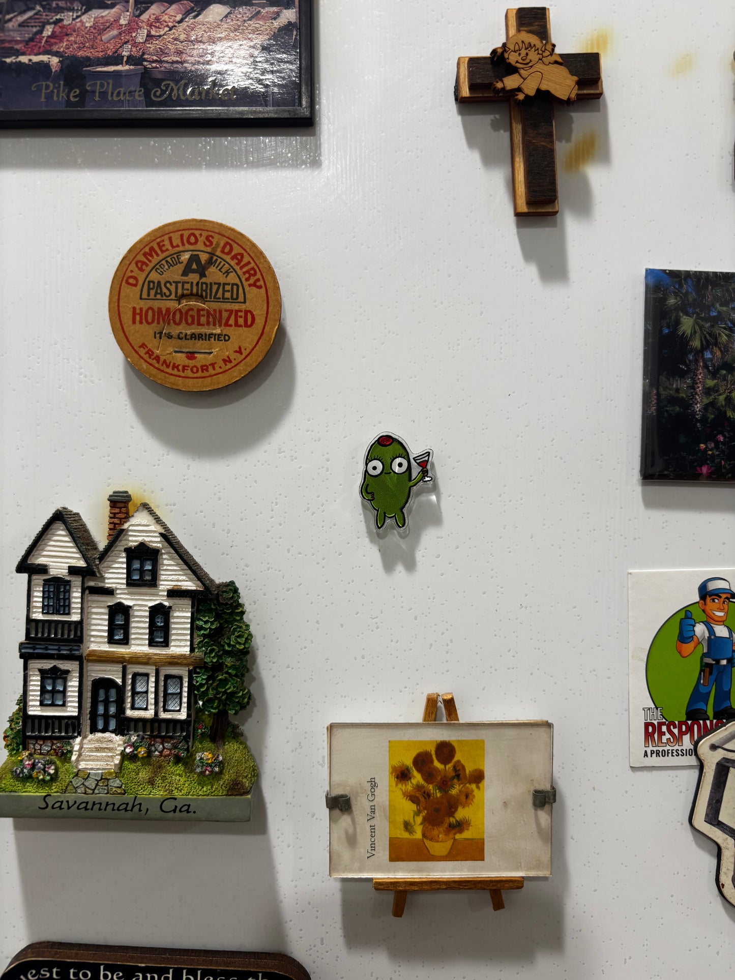 og olive magnet