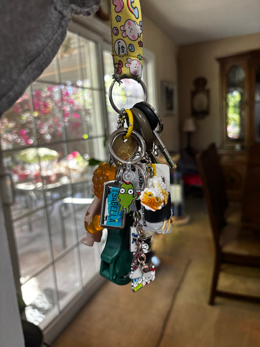 og olive keychain 🫒🍸🔑